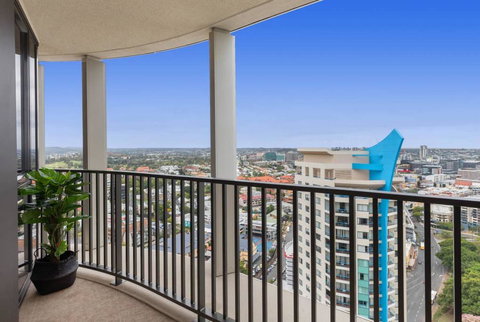 SPIRE - Fast Internet Monthly Stays W Carpark - Accommodation Cooktown 3