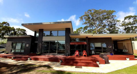 Spring Beach Garden Retreat - Accommodation Cooktown 0