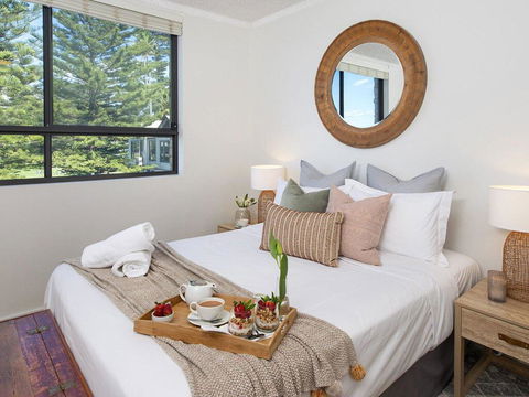 St Tropez Beachside Luxe - Accommodation Cooktown 2