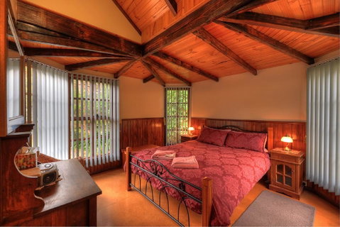 Stanley Lakeside Spa Cabins - Accommodation Cooktown 3