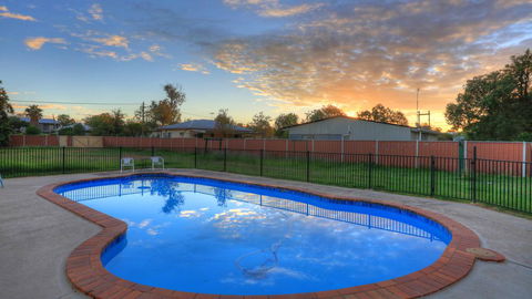 Starline Motor Inn - Accommodation Cooktown 1
