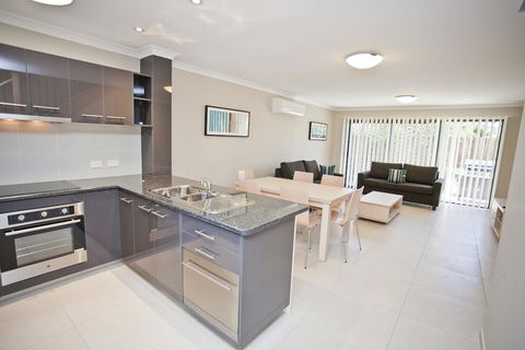 Stonewood Villas - Accommodation Cooktown 0