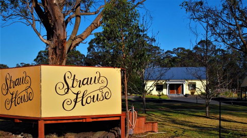 Straw House B And B - Accommodation Cooktown 0