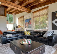 STYLISH  RELAXED LAKE HOME // NARRABEEN - Accommodation Cooktown