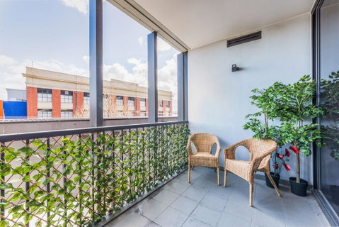 Stylish 2-bed 2 Bath With Free Parking, Pool, Gym, Wifi - Accommodation Cooktown 2