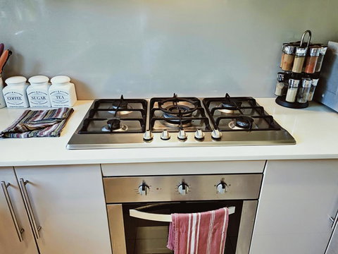 Stylish Private Bathroom-Luxurious Modern Big Home - Accommodation Cooktown 1