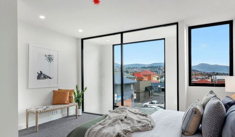 Stylish Townhouse - Accommodation Cooktown 1