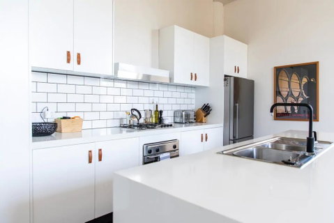 Stylish Warehouse Conversion In The Heart Of Fitzroy - Accommodation Cooktown 3