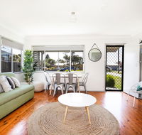 Sun Shack  Culburra - Pet Friendly - 3 Mins to Beach