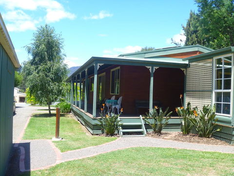 Sunburst Retreat - Accommodation Cooktown 1