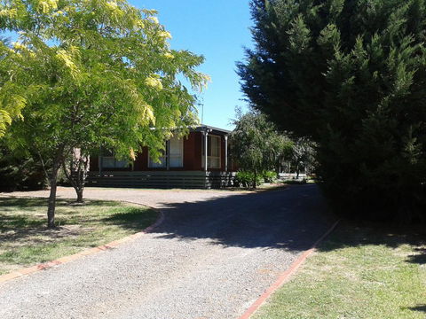 Sunburst Retreat - Accommodation Cooktown 0