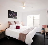 Sunny Shackell - Echuca Moama Holiday Accommodation