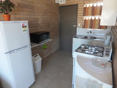 Sunrise Units - Accommodation Cooktown 3