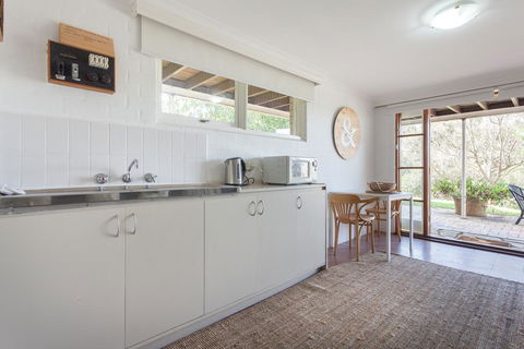 Sunseeker Cottage - Gorgeous Seaside Cottage - Accommodation Cooktown 3