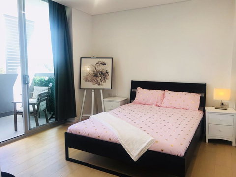 Sunset View 2 Bedroom Apt Next To Station - Accommodation Cooktown 0