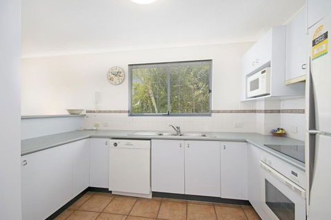 Sunshine Cove, Across The Road From The Beach - Accommodation Cooktown 3