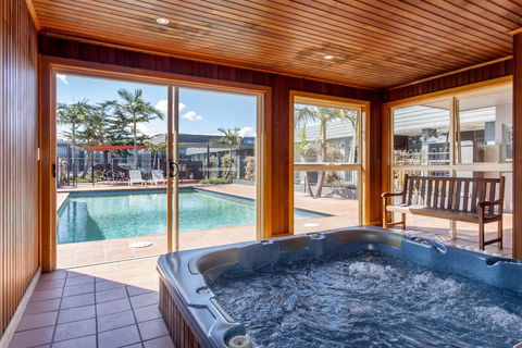 Sunshine Motor Inn - Accommodation Cooktown 1