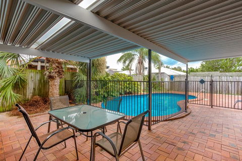Sunyata Beach House - Rainbow Beach, Beachside Escape With A Pool, Pet Friendly And Wi-Fi - Accommodation Cooktown 1