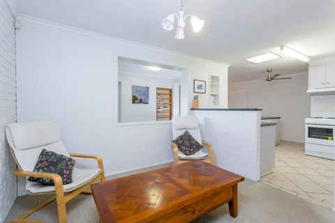 Sunyata Beach House - Rainbow Beach, Beachside Escape With A Pool, Pet Friendly And Wi-Fi - Accommodation Cooktown 2