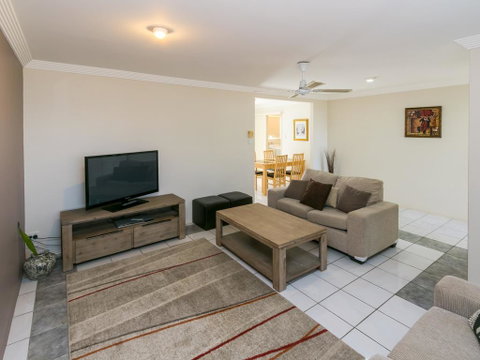 Superb Location - Hervey Bay - Accommodation Cooktown 0