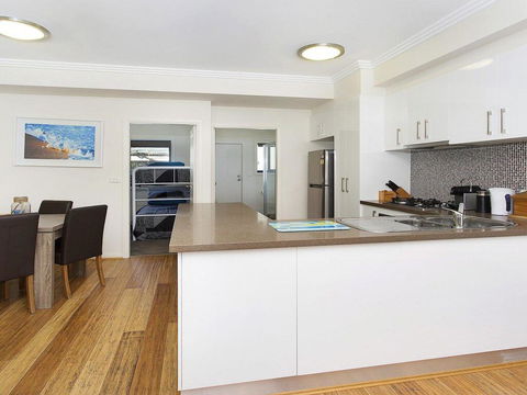 Surf Beach Townhouse - Accommodation Cooktown 1