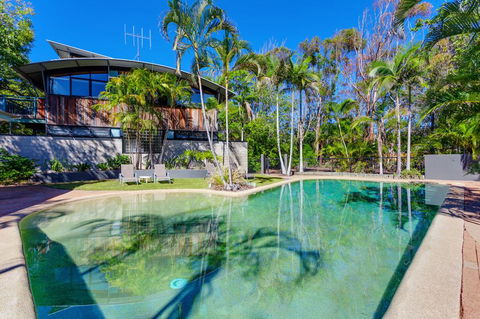 Surfside Beach House 17 - Rainbow Shores, Swimming Pool, 2 Minute Walk To Beach, Air Conditioning, Relax Here - Accommodation Cooktown 1
