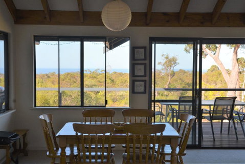 Surinam - Accommodation Cooktown 3