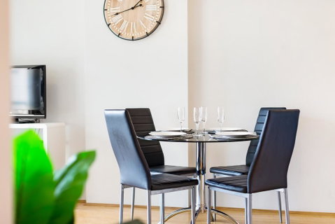 Surry Hills Fully Self Contained Modern 1 Bed Apartment (1012ELZ) - Accommodation Cooktown 3