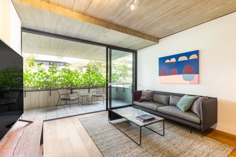 Surry Hills Self-contained 1 Bedroom Apartment (6 BRK) - Accommodation Cooktown 1