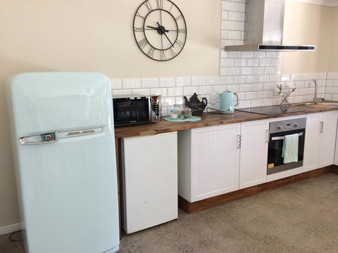 TAKURA HEIGHTS Modern Country Apartment With Pool Access - Accommodation Cooktown 3