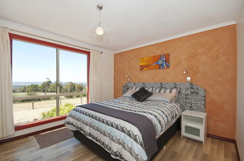 Tennessee Hill Cottage - Accommodation Cooktown 1