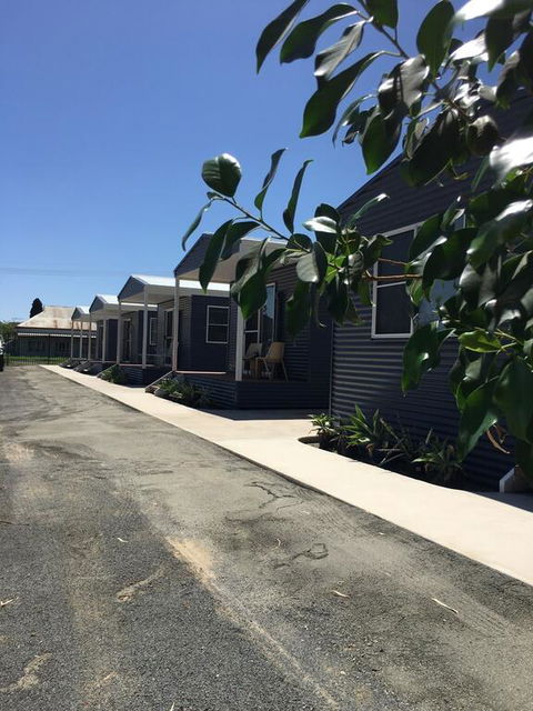 Terminus Hotel - Accommodation Cooktown 3
