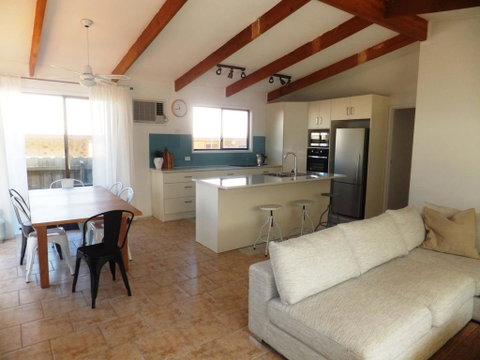 TERRIFIC ON TAMARA CRESCENT - Accommodation Cooktown 3