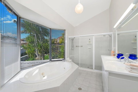 The Atrium, 11 Kentia Close - Accommodation Cooktown 3