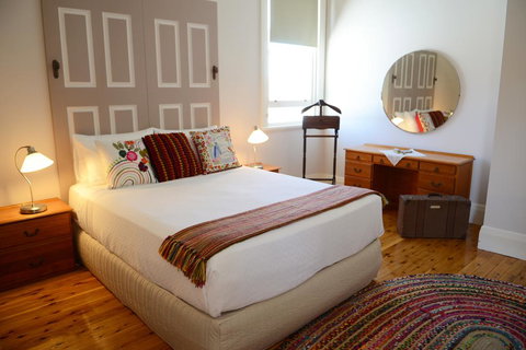 The Bank B&B West Wyalong - Accommodation Cooktown 1