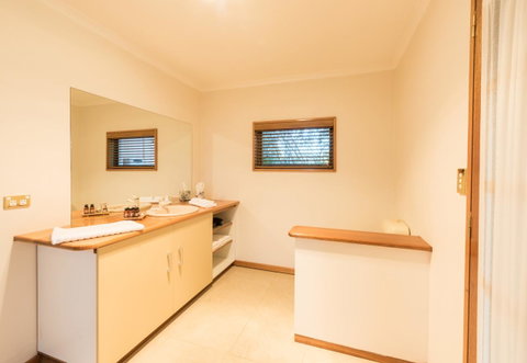 Parnella Kettering - Accommodation Cooktown 6