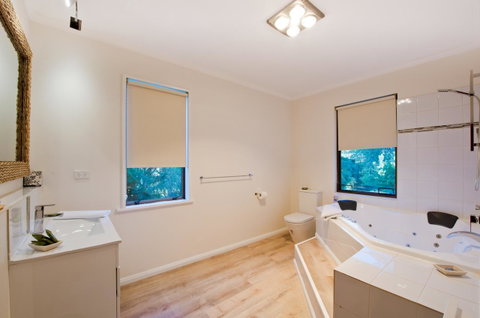 Parnella Kettering - Accommodation Cooktown 9