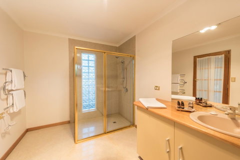 Parnella Kettering - Accommodation Cooktown 8