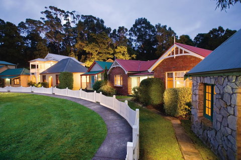 Strahan Village - Accommodation Cooktown 9