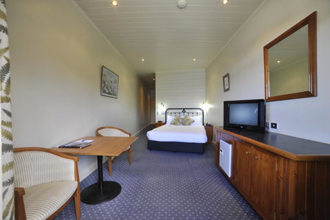 Strahan Village - Accommodation Cooktown 19