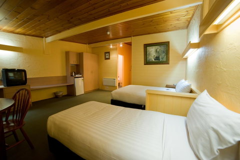 Strahan Village - Accommodation Cooktown 41