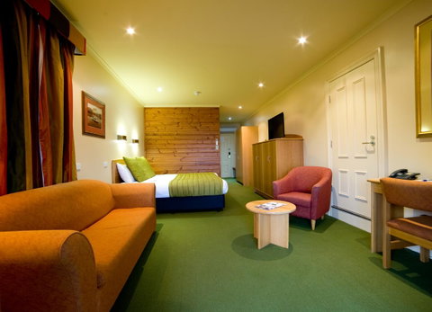 Strahan Village - Accommodation Cooktown 37