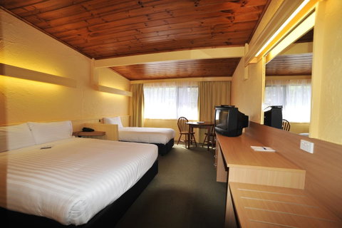 Strahan Village - Accommodation Cooktown 13