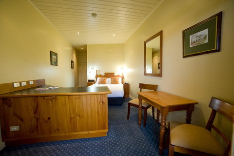 Strahan Village - Accommodation Cooktown 32