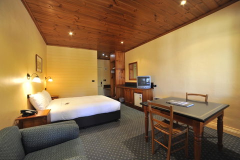 Strahan Village - Accommodation Cooktown 35