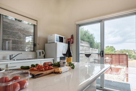 Hazards Escape - The Top Shack & The Short Stack - Accommodation Cooktown 1