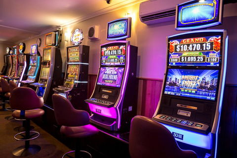 Edgewater Hotel - Accommodation Cooktown 1