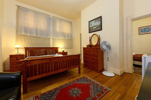 Edinburgh Gallery Bed & Breakfast - Accommodation Cooktown 14
