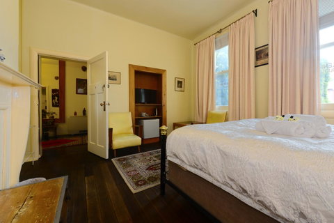 Edinburgh Gallery Bed & Breakfast - Accommodation Cooktown 23