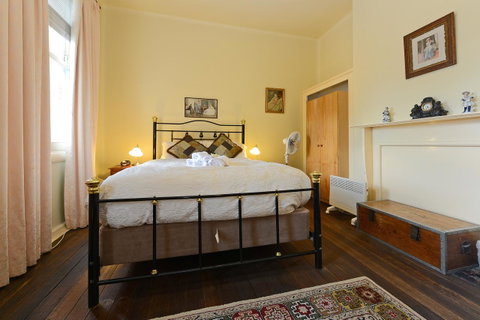 Edinburgh Gallery Bed & Breakfast - Accommodation Cooktown 24